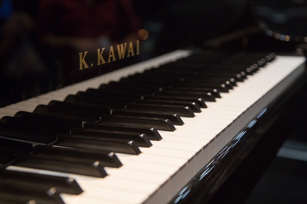Apprendre le piano à Nice : progresser à son rythme avec un professeur
